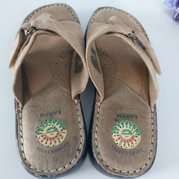 Earth Spirit Tan Sandals - Picture 4 of 15